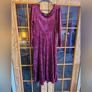 1990s maroon crushed velvet dress